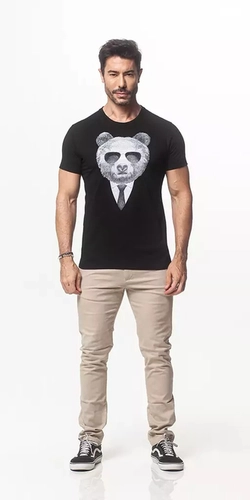 CAMISETA PRETA BEAR OCKY ÓCULOS DE SOL