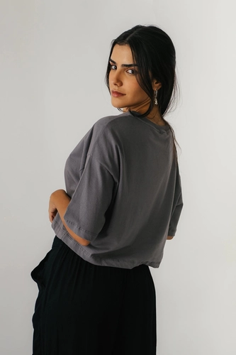T-SHIRT CROPPED FEMININO